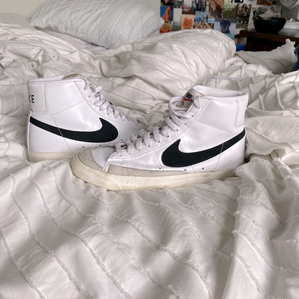 nike blazer mid 77: hardly worn and in great condition